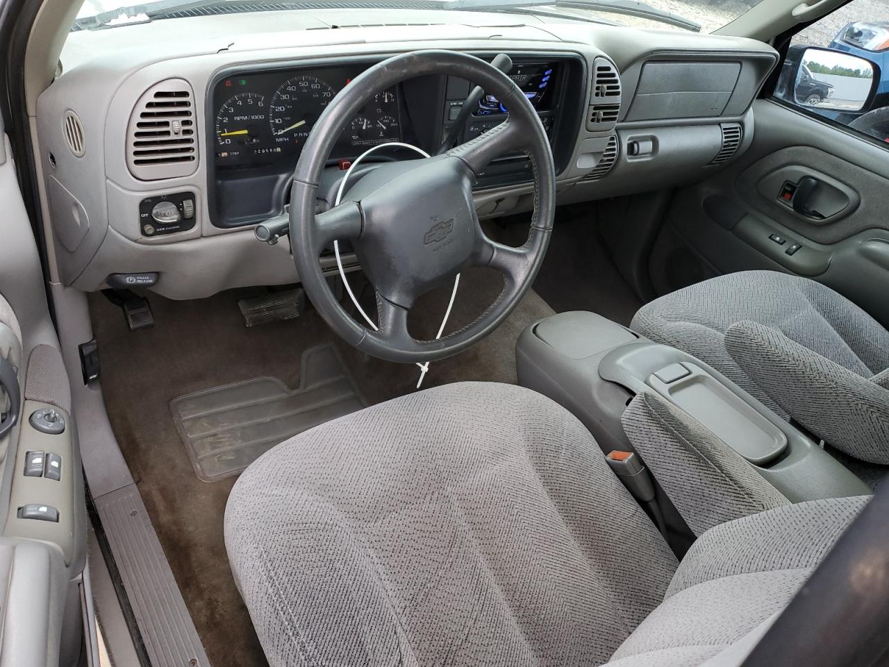 1999 Chevrolet Gmt-400 C1500 VIN: 1GCEC19R6XR110318 Lot: 56552845