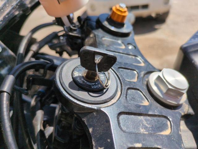  YAMAHA YZFR7 2025 Черный