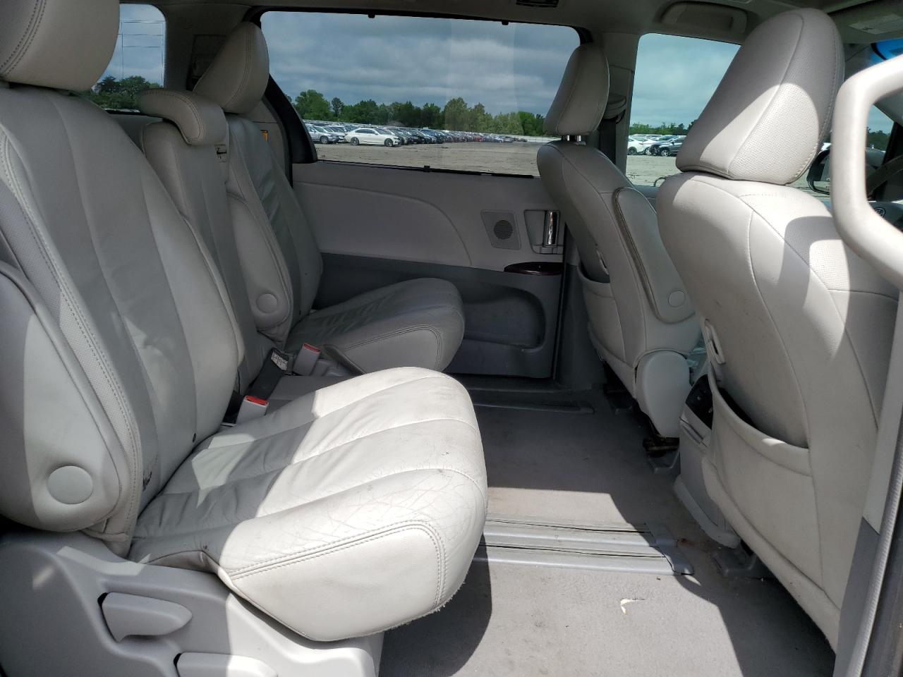 2011 Toyota Sienna Xle VIN: 5TDYK3DC1BS087197 Lot: 56860295
