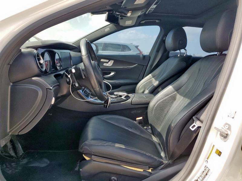 Sedans MERCEDES-BENZ E-CLASS 2017 Biały