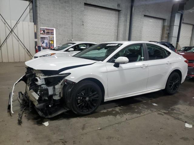  TOYOTA CAMRY 2025 Белы