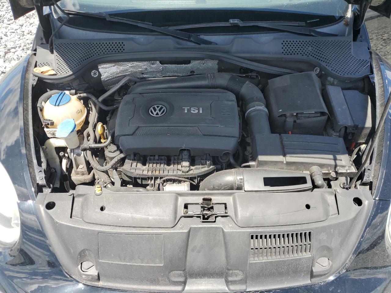 2015 Volkswagen Beetle 1.8T VIN: 3VWF17AT5FM635789 Lot: 56693505
