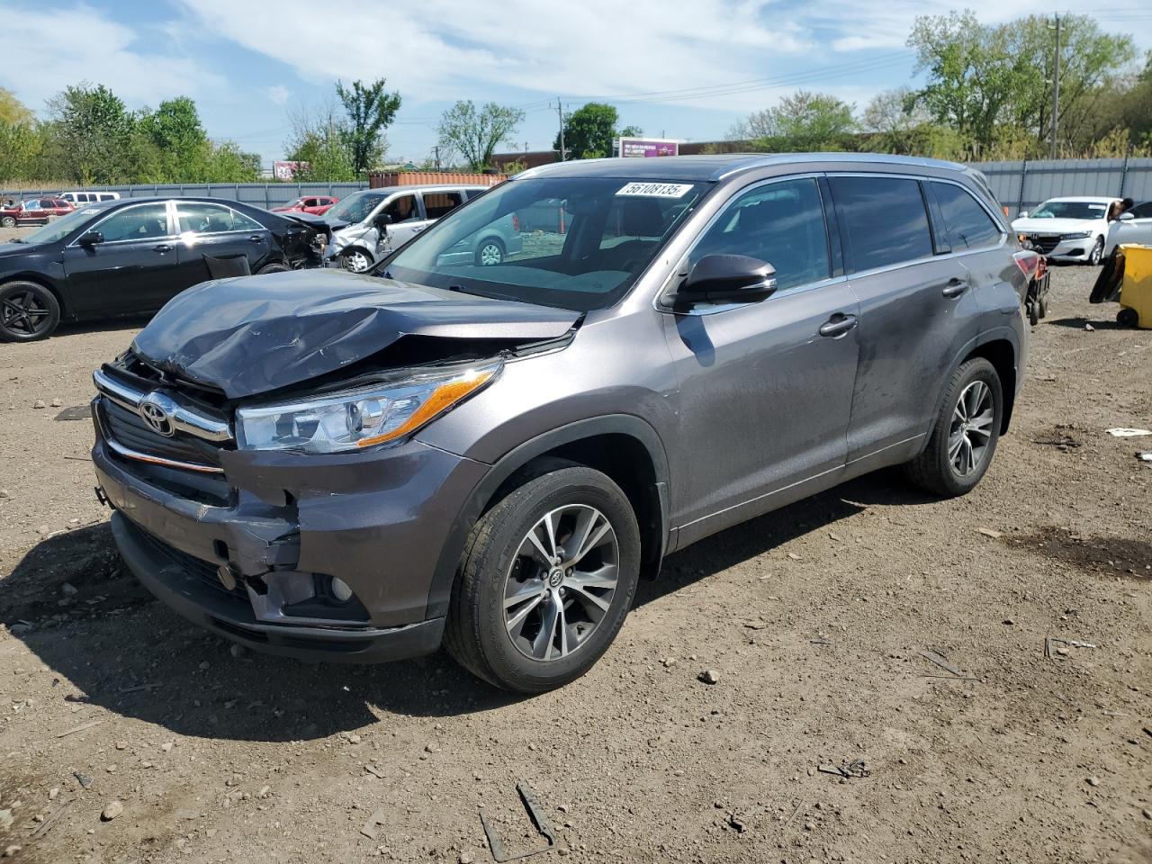 2016 Toyota Highlander Xle for Sale in Chicago Heights, IL - Front End