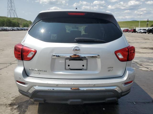  NISSAN PATHFINDER 2018 Srebrny