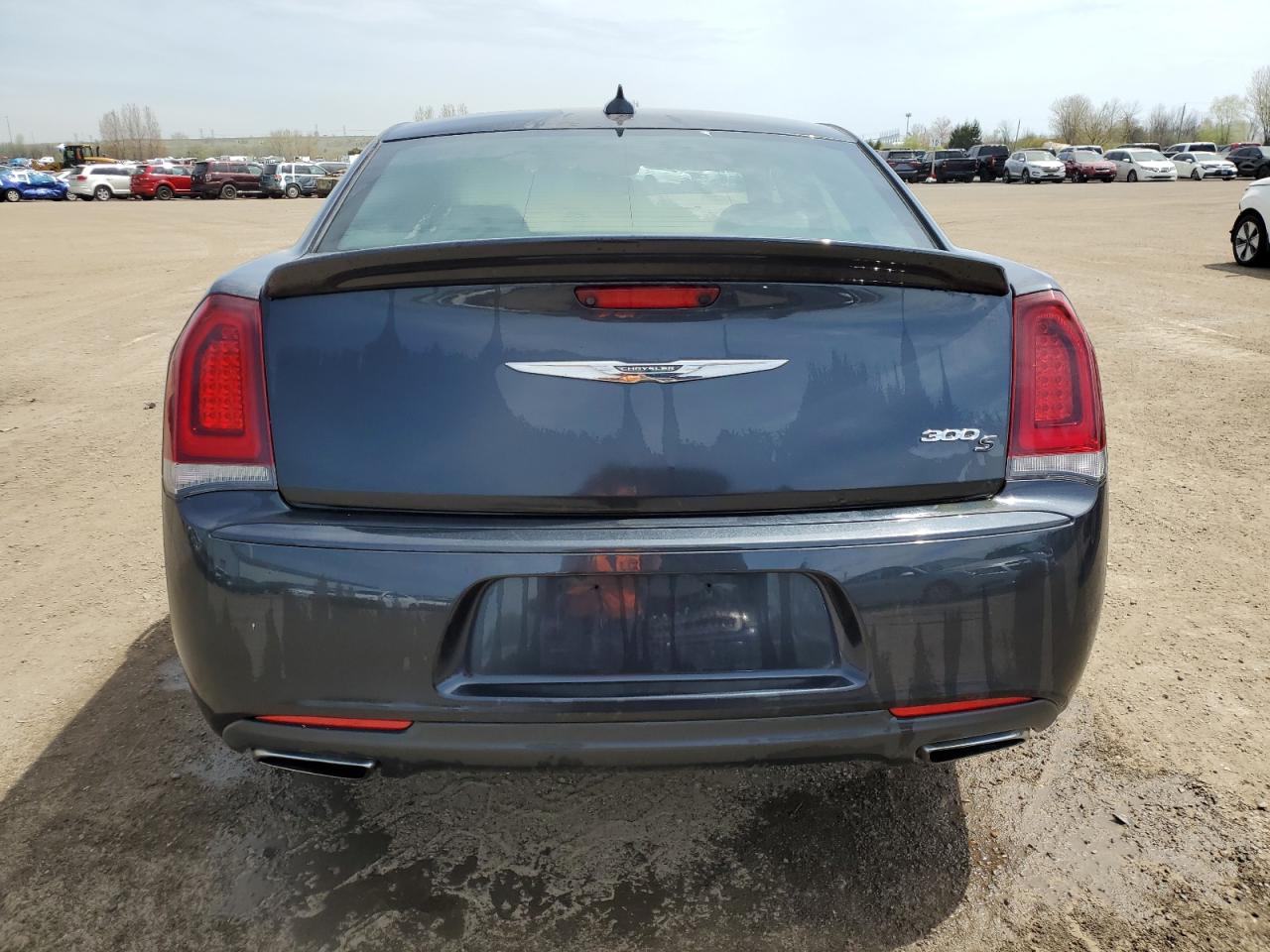 2018 Chrysler 300 S VIN: 2C3CCABG5JH195602 Lot: 56692625