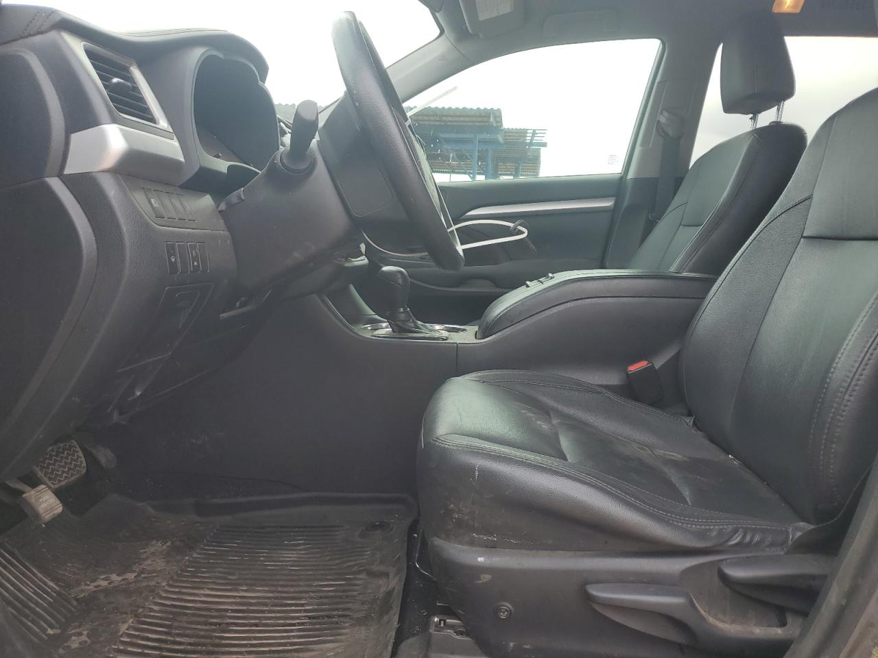 2018 Toyota Highlander Le VIN: 5TDBZRFHXJS812985 Lot: 58732535