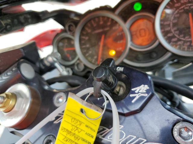 undisplay SUZUKI GSX1300 2014 Красный