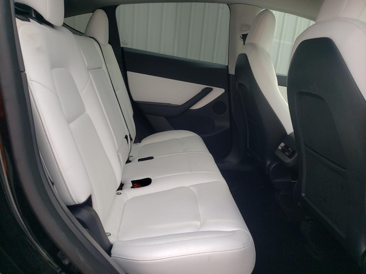 2022 Tesla Model Y VIN: 7SAYGDEE2NF367293 Lot: 57074685