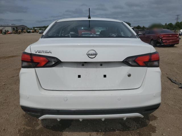  NISSAN VERSA 2024 Білий