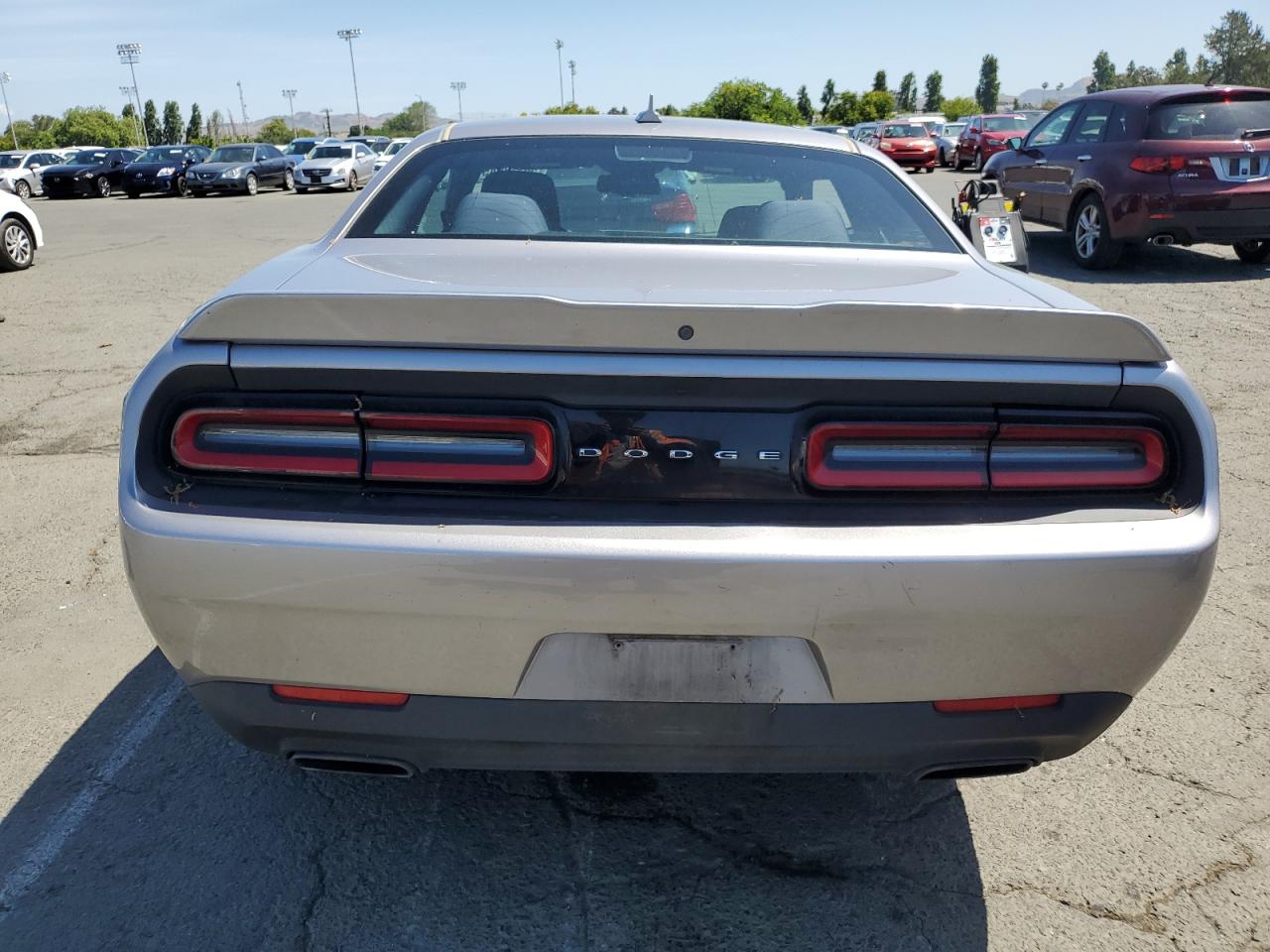 2018 Dodge Challenger Sxt VIN: 2C3CDZAG2JH302991 Lot: 56373645