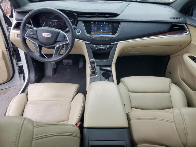  CADILLAC XT5 2017 Белы