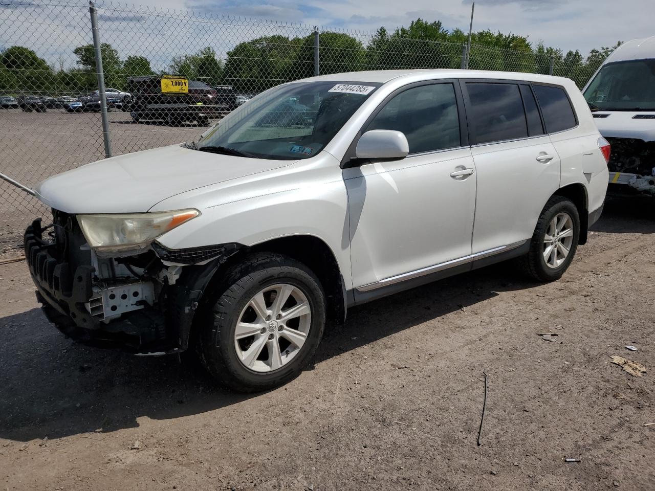 2013 Toyota Highlander Base for Sale in Chalfont, PA - Front End