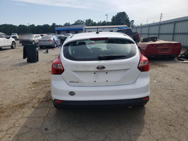 Hatchbacks FORD FOCUS 2014 White