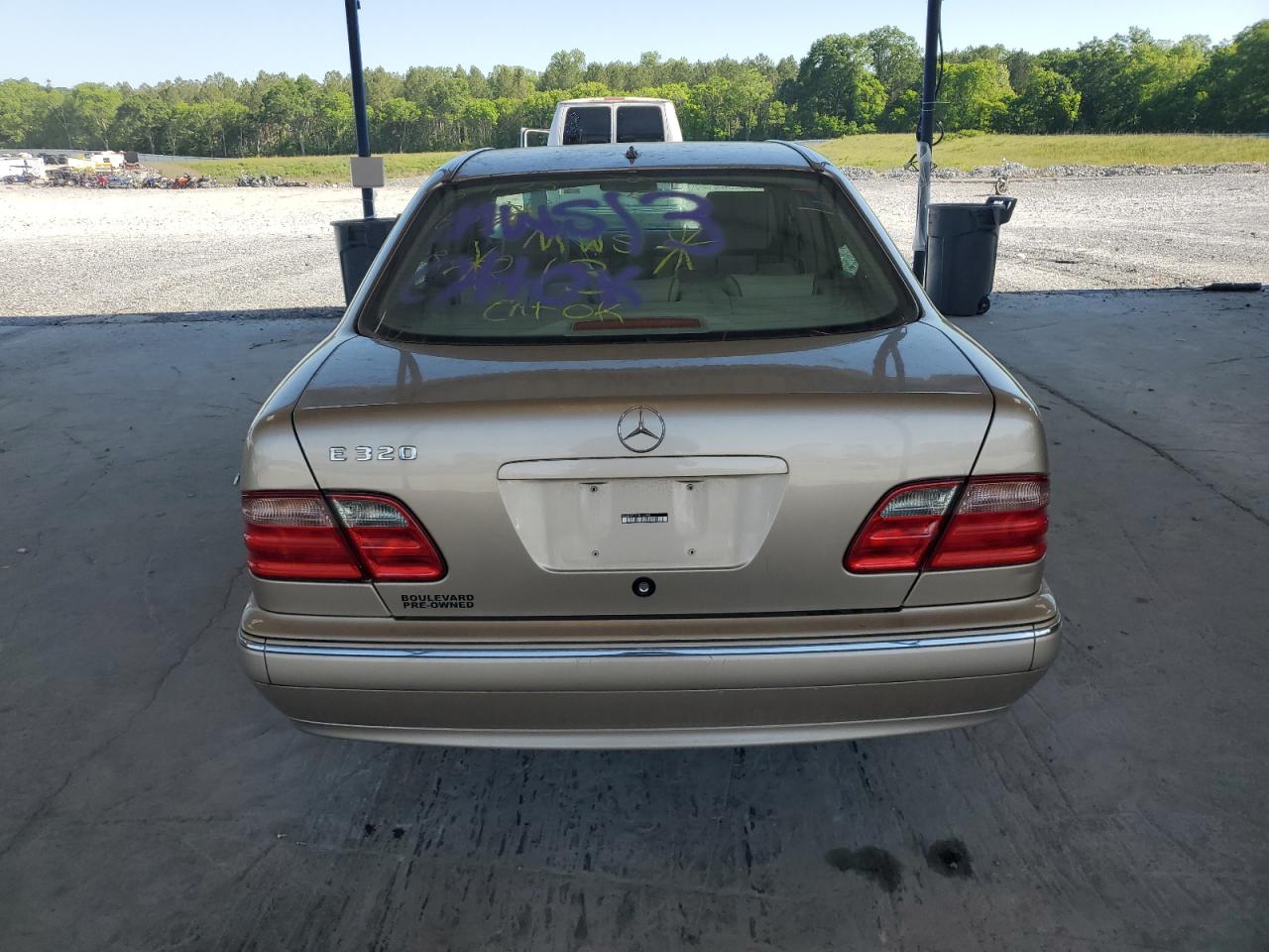 2000 Mercedes-Benz E 320 VIN: WDBJF65J2YB160984 Lot: 54816465
