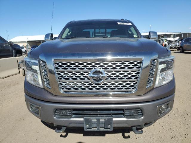  NISSAN TITAN 2017 Brązowy