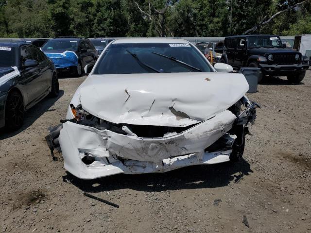  TOYOTA CAMRY 2013 Biały