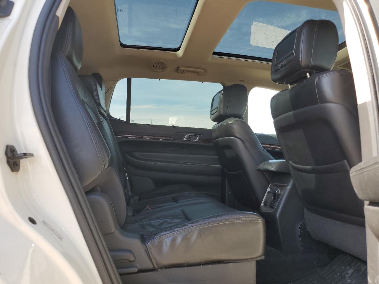 2012 Lincoln Mkt VIN: 2LMHJ5ATXCBL54939 Lot: 54886575