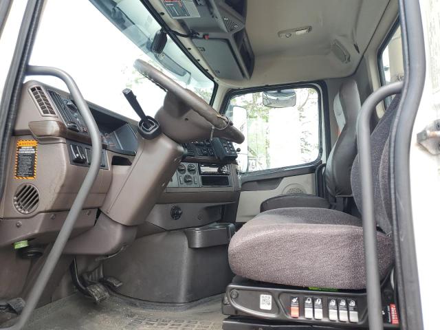 2018 VOLVO VNL SEMI TRUCK