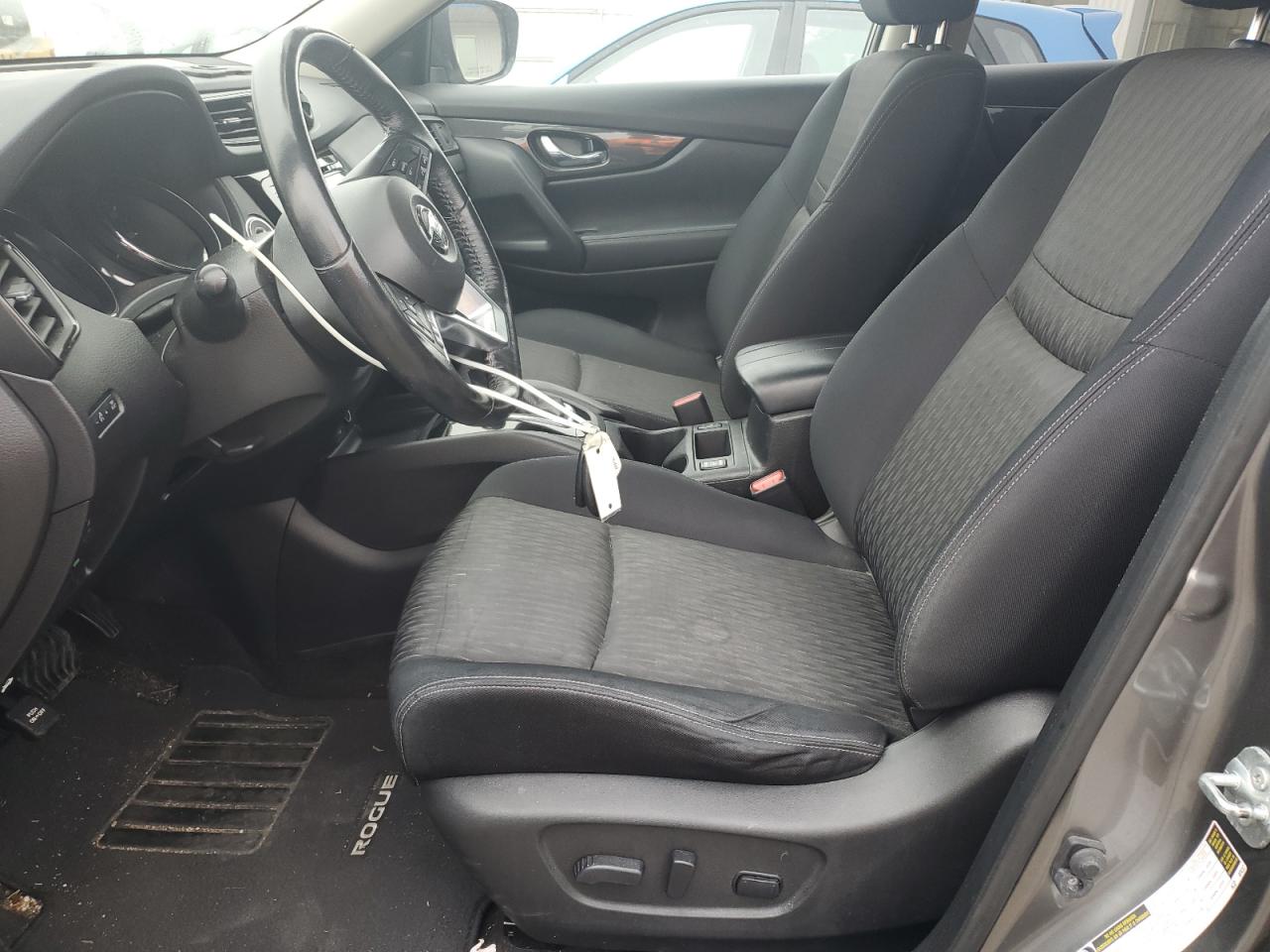 2017 Nissan Rogue S VIN: JN8AT2MV8HW002413 Lot: 56690725