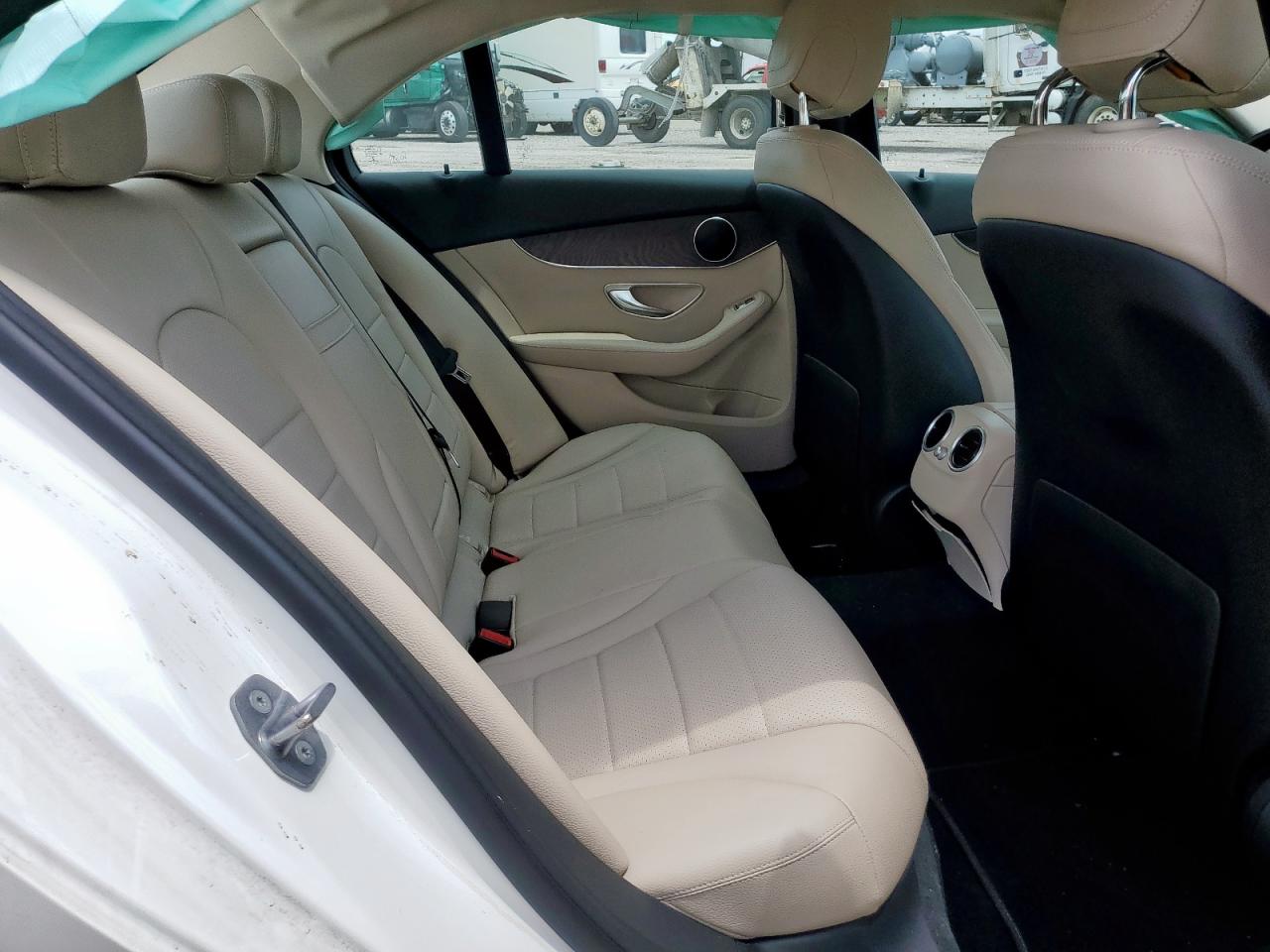 2018 Mercedes-Benz C 300 VIN: 55SWF4JB4JU271581 Lot: 57320325