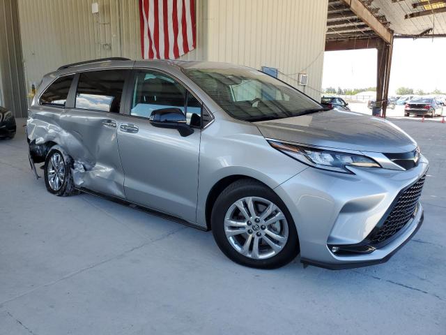  TOYOTA SIENNA 2022 Silver