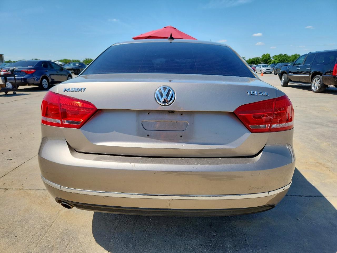2015 Volkswagen Passat Sel VIN: 1VWCV7A33FC051478 Lot: 58621395