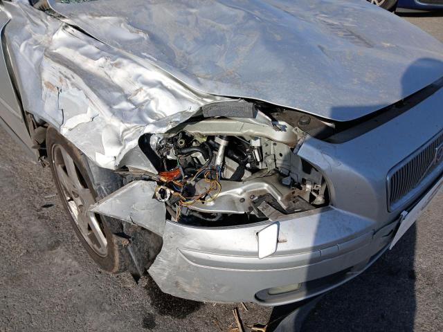 2005 VOLVO V50 SE