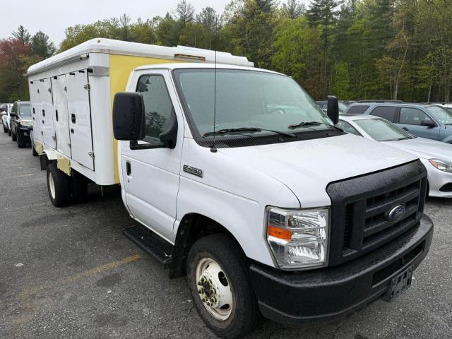 2018 Ford Econoline E450 Super Duty Cutaway Van