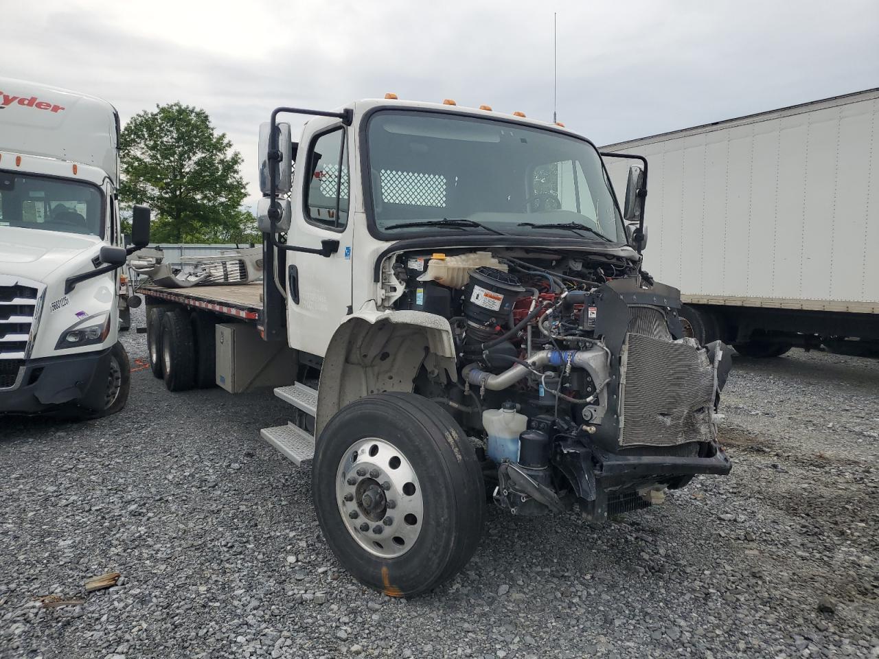 Grantville, PA에서 판매 중인 2024 Freightliner Business Class M2 Flatbed Truck - Front End