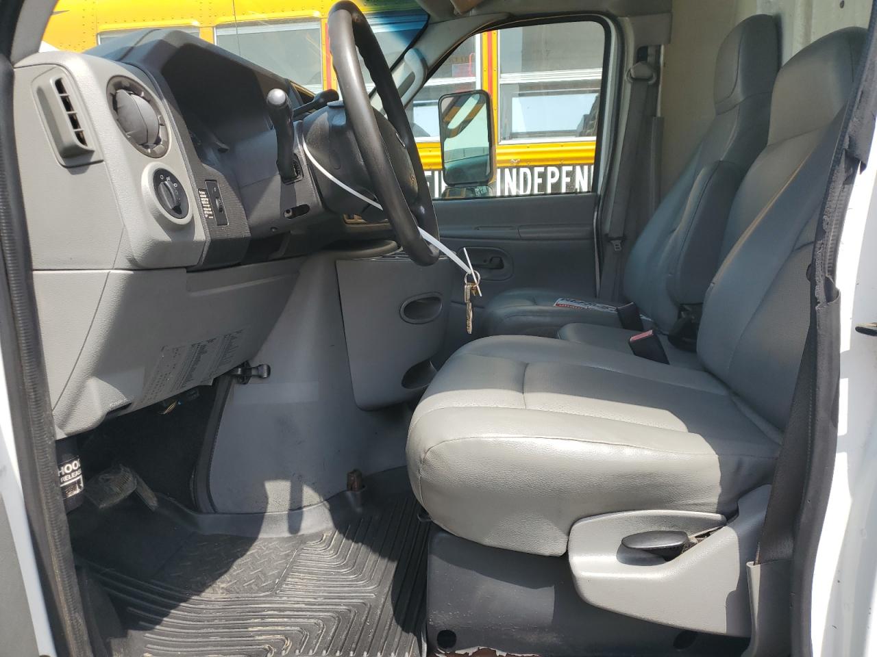 2009 Ford Econoline E450 Super Duty Cutaway Van VIN: 1FDXE45S99DA86847 Lot: 57088695