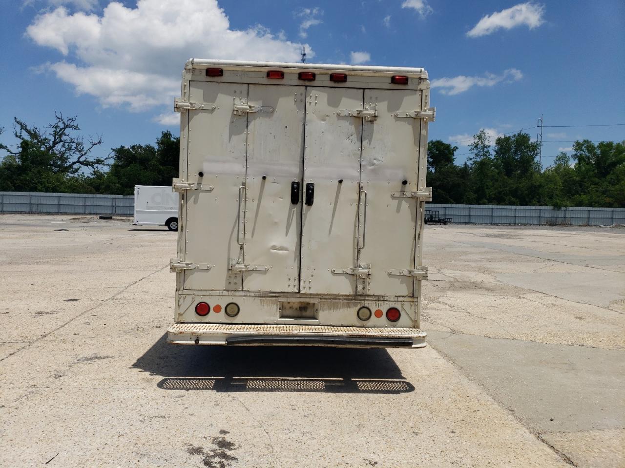2004 Ford Econoline E350 Super Duty Stripped Chassis VIN: 1FCKE39L54HA27601 Lot: 55933145