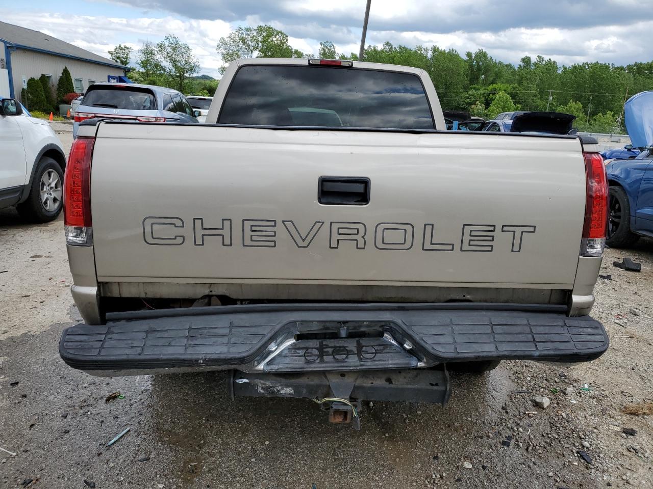 1999 Chevrolet Gmt-400 C1500 VIN: 1GCEC19R6XR110318 Lot: 56552845