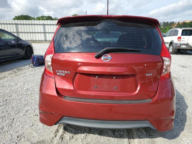  NISSAN VERSA 2018 Czerwony