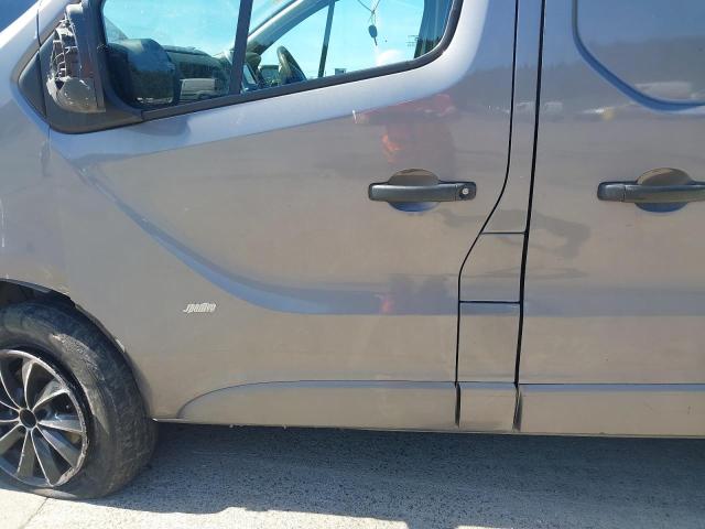 2015 VAUXHALL VIVARO 270