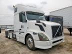 2015 Volvo Vnl Semi Truck for Sale in Mercedes, TX - Minor Dent/Scratches