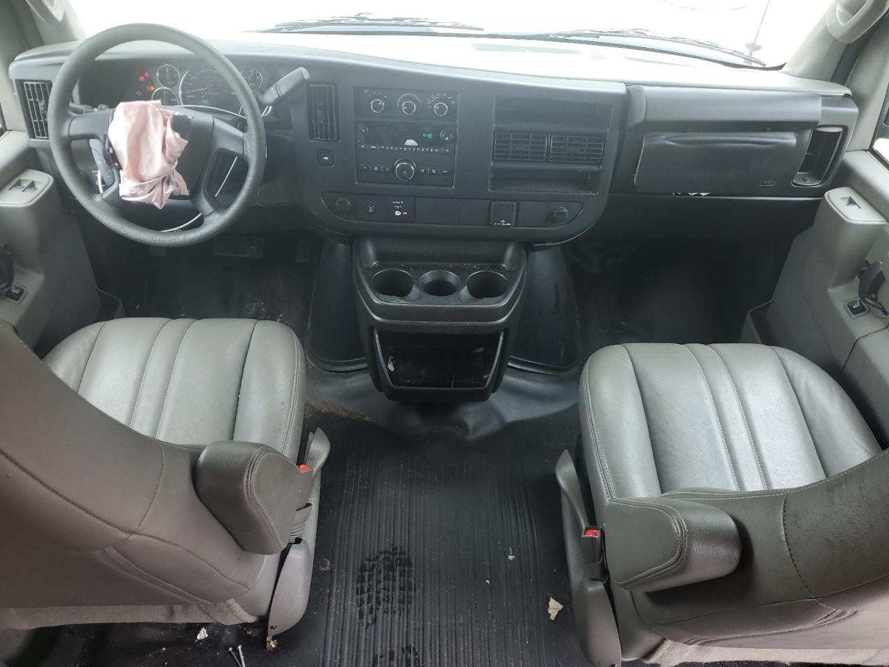 2017 Chevrolet Express G2500 VIN: 1GCWGAFF7H1256049 Lot: 57087705