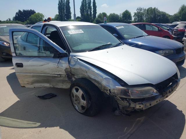 2002 VAUXHALL VECTRA CLU