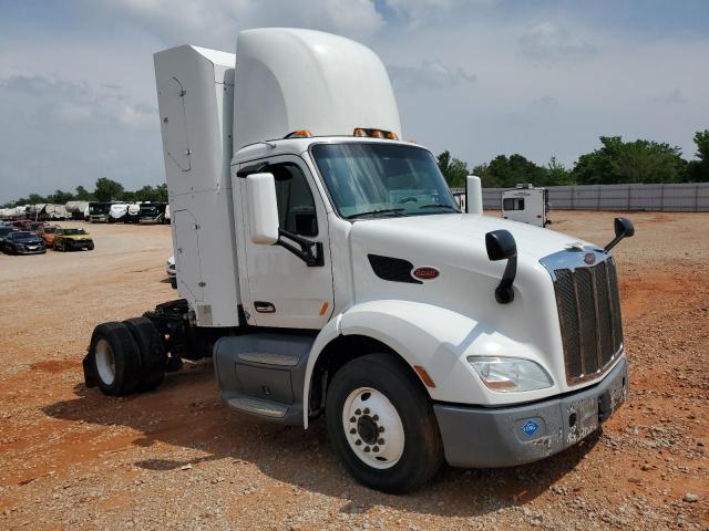 2017 Peterbilt 579 Semi Truck
