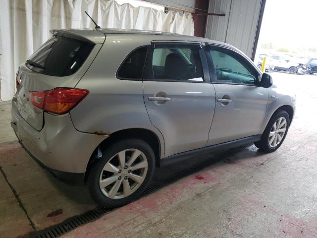  MITSUBISHI OUTLANDER 2015 Srebrny