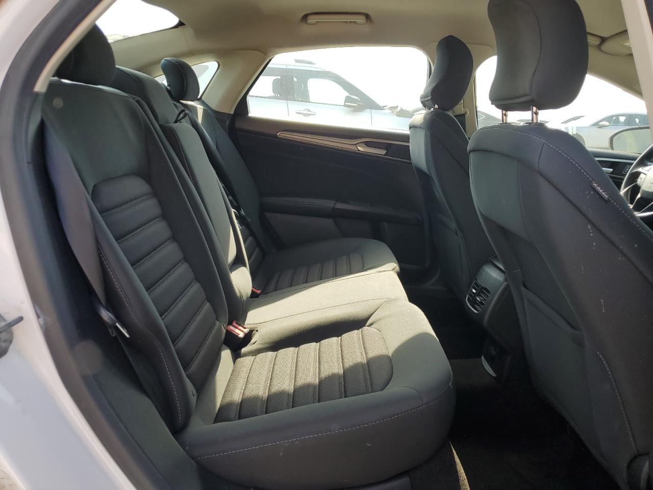 2019 Ford Fusion Se VIN: 3FA6P0LUXKR124824 Lot: 54031685