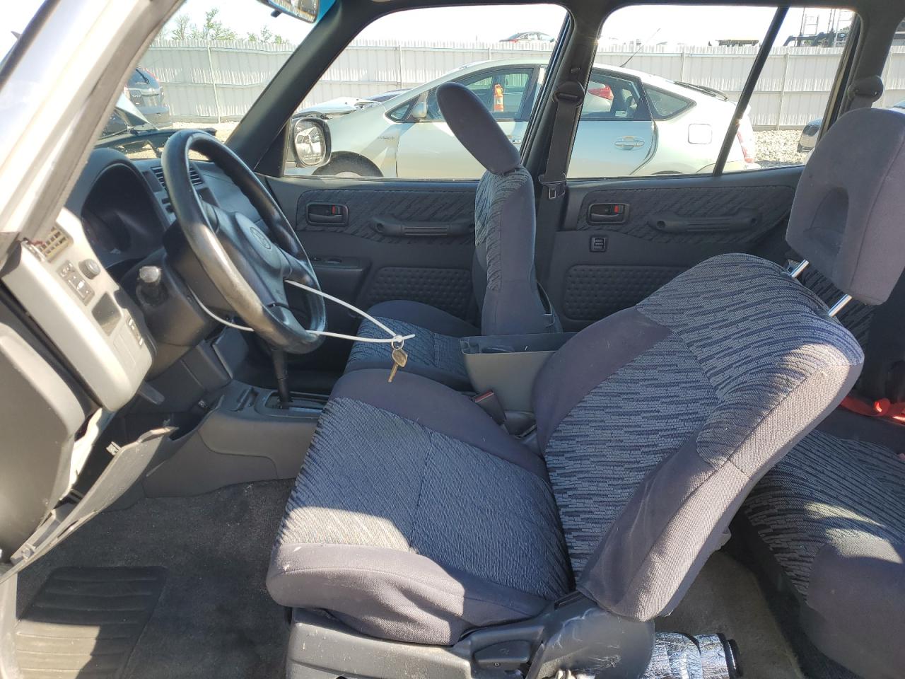 1998 Toyota Rav4 VIN: JT3GP10V0W0027000 Lot: 57453455