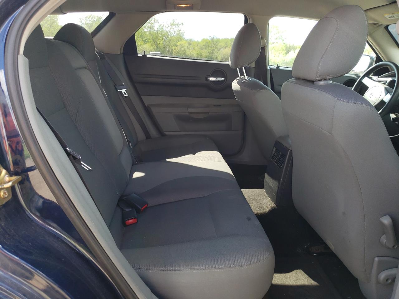 2005 Dodge Magnum Sxt VIN: 2D4GZ48V05H688812 Lot: 57261475