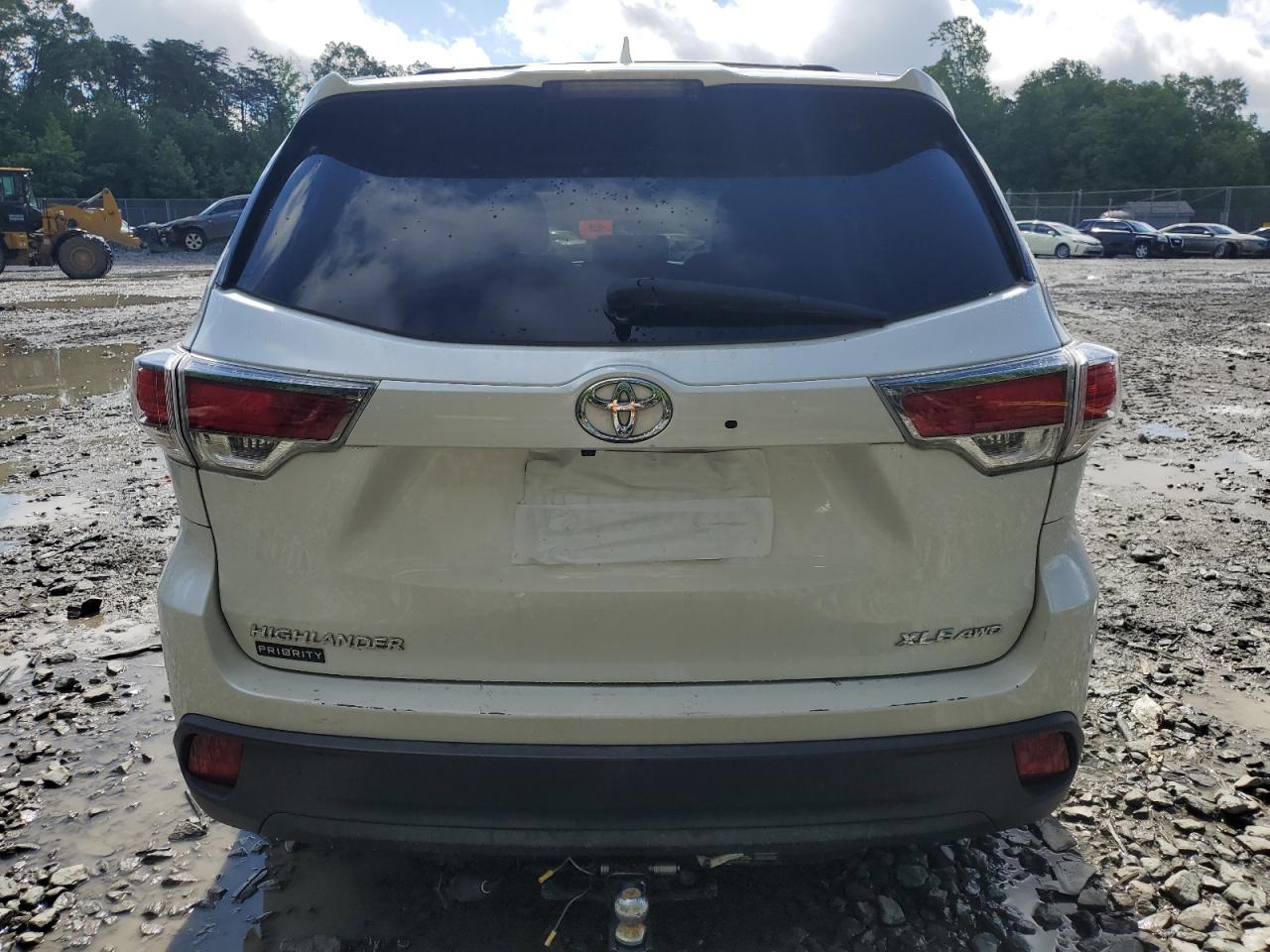 2016 Toyota Highlander Xle VIN: 5TDJKRFHXGS352798 Lot: 56978685