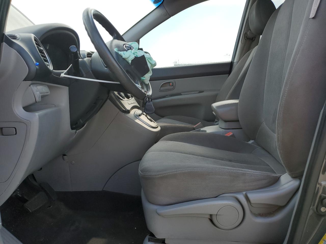 2008 Kia Rondo Base VIN: KNAFG525187173750 Lot: 55788255