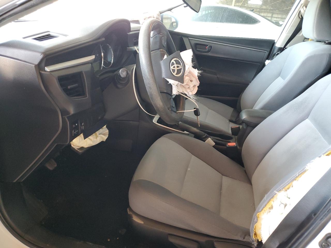 2015 Toyota Corolla L VIN: 5YFBURHE4FP240474 Lot: 56987995