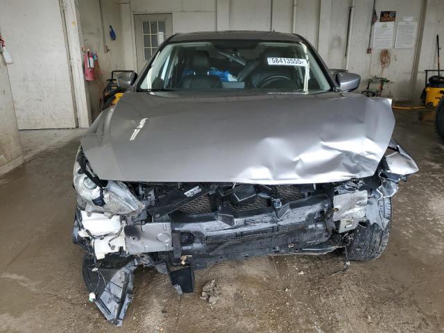  MAZDA 3 2015 Srebrny