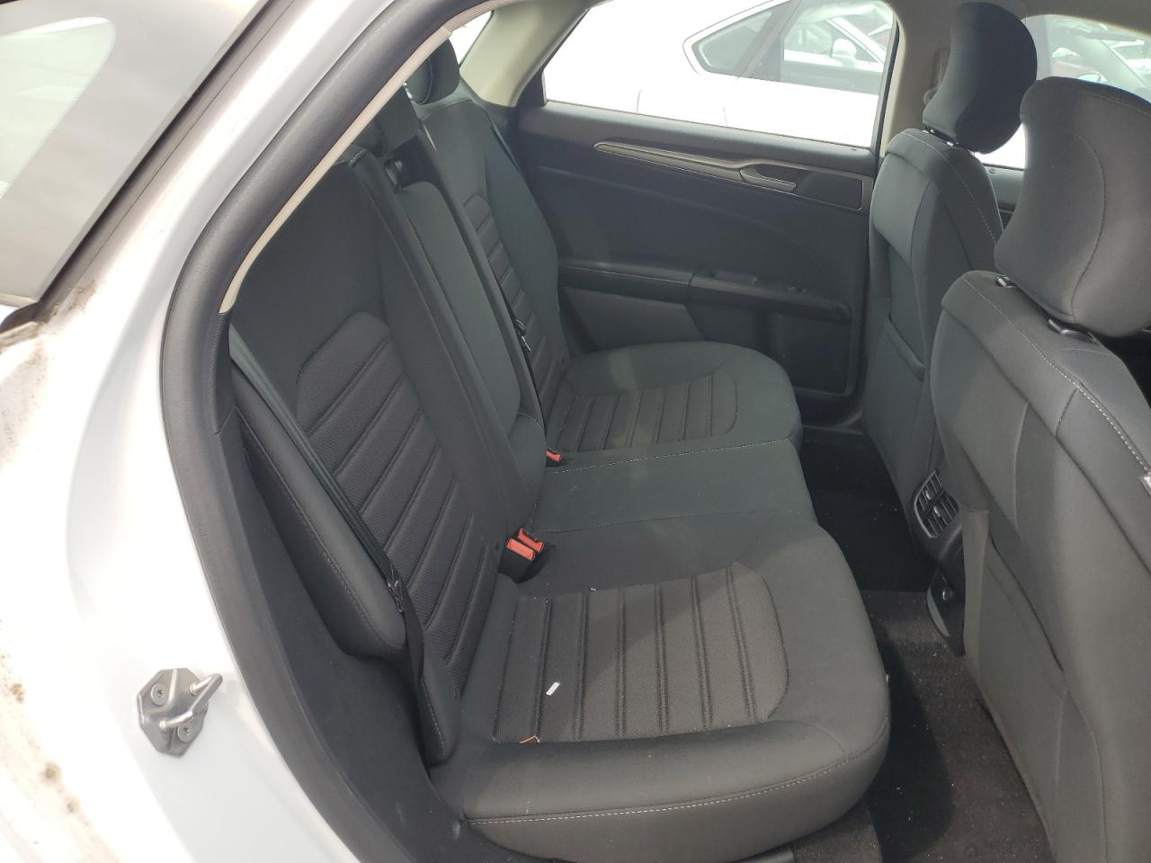 2019 Ford Fusion Se VIN: 3FA6P0LU2KR263961 Lot: 54028585