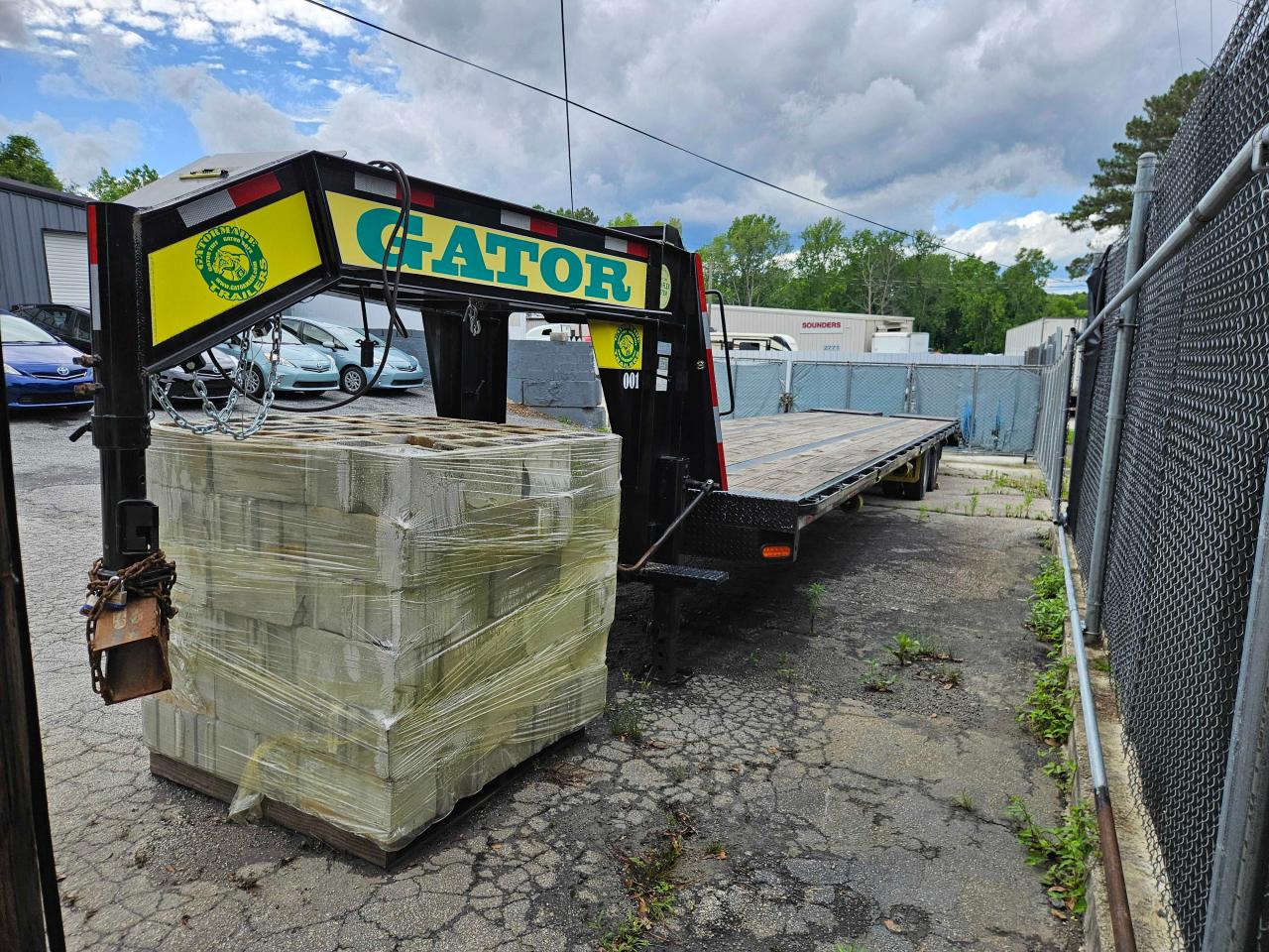 2022 Gooseneck 40Flatbed for Sale in Austell, GA - Normal Wear