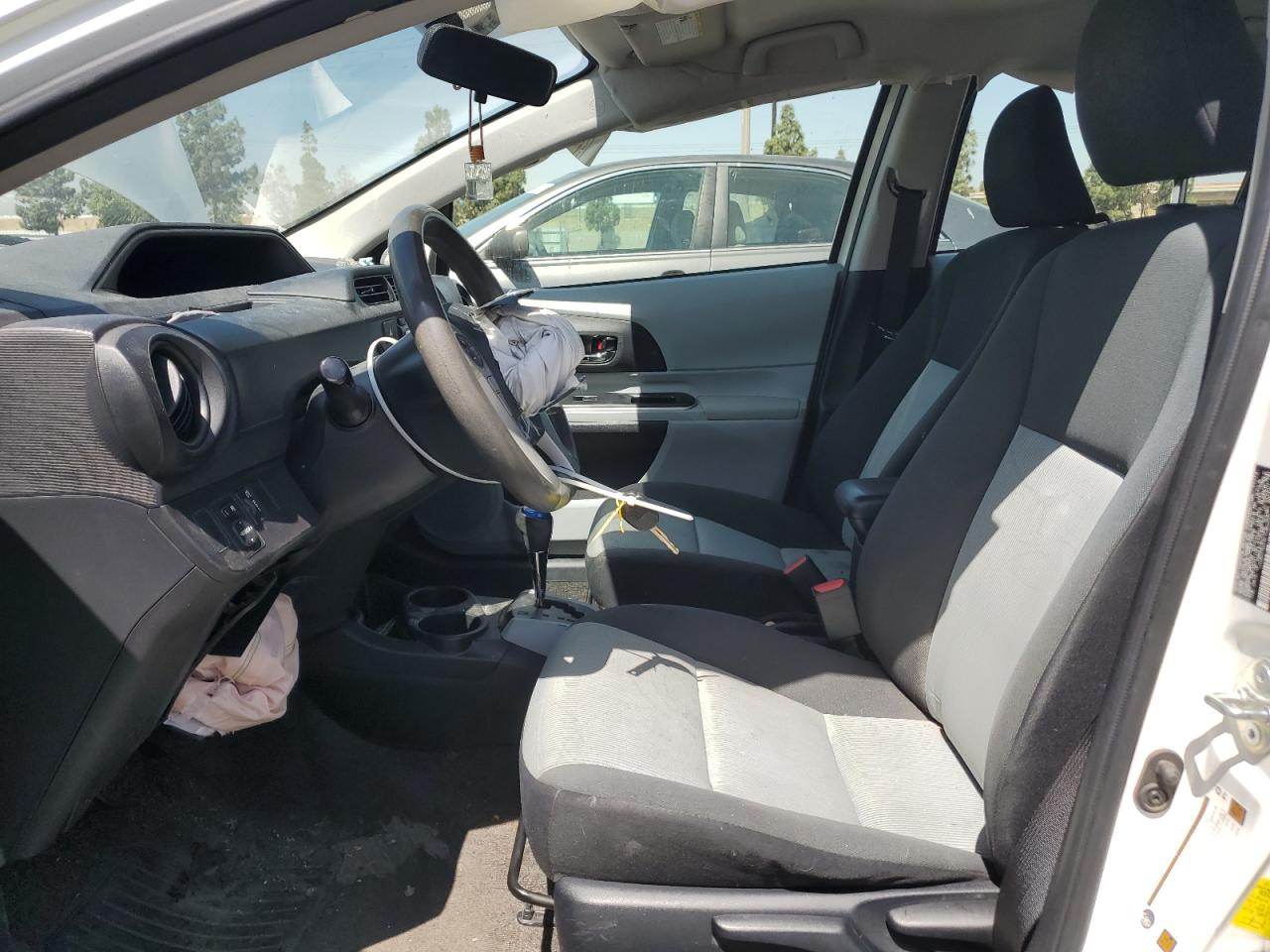 2014 Toyota Prius C VIN: JTDKDTB37E1085295 Lot: 58209155