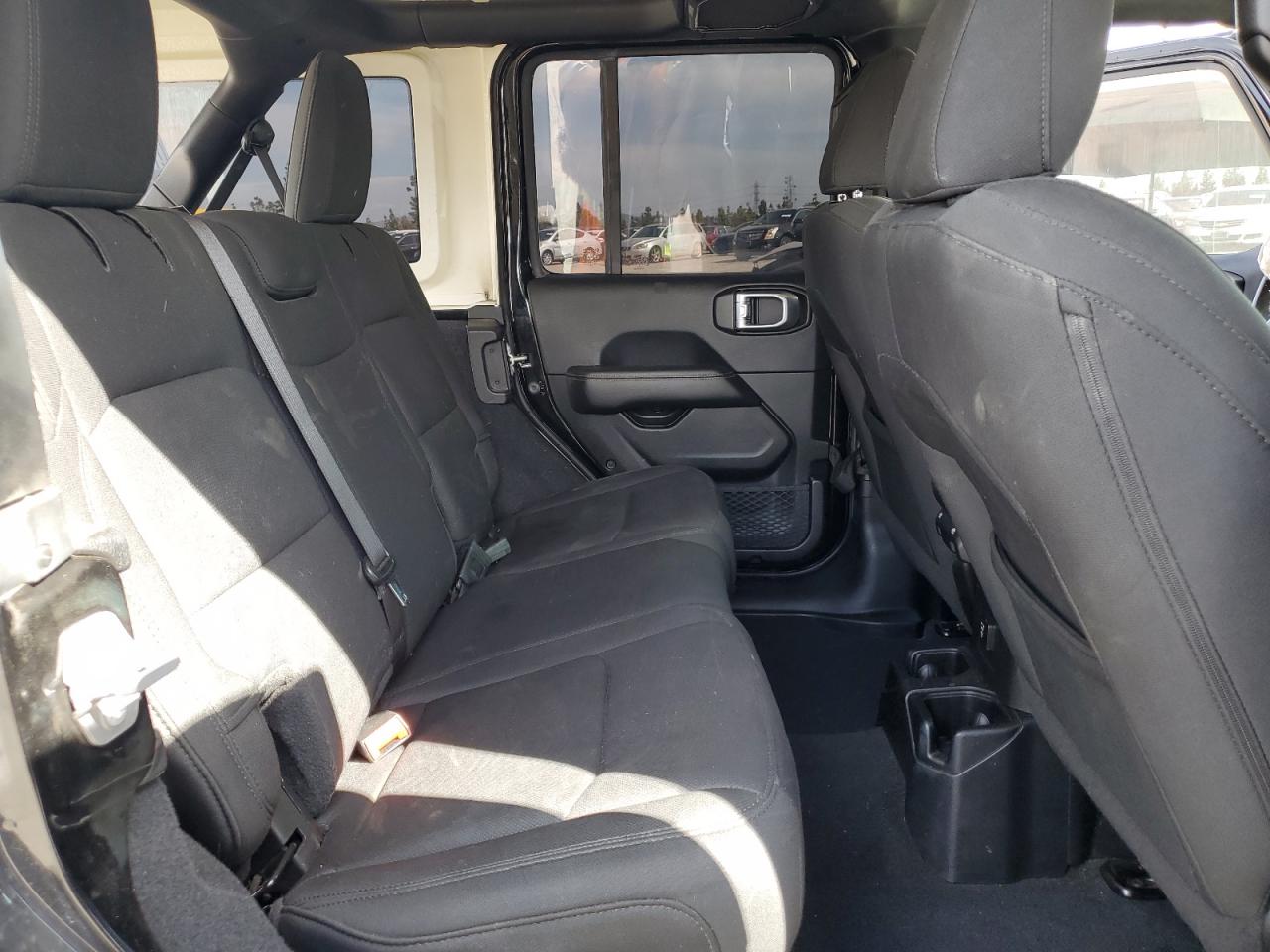 2019 Jeep Wrangler Unlimited Sahara VIN: 1C4HJXENXKW590186 Lot: 56775165